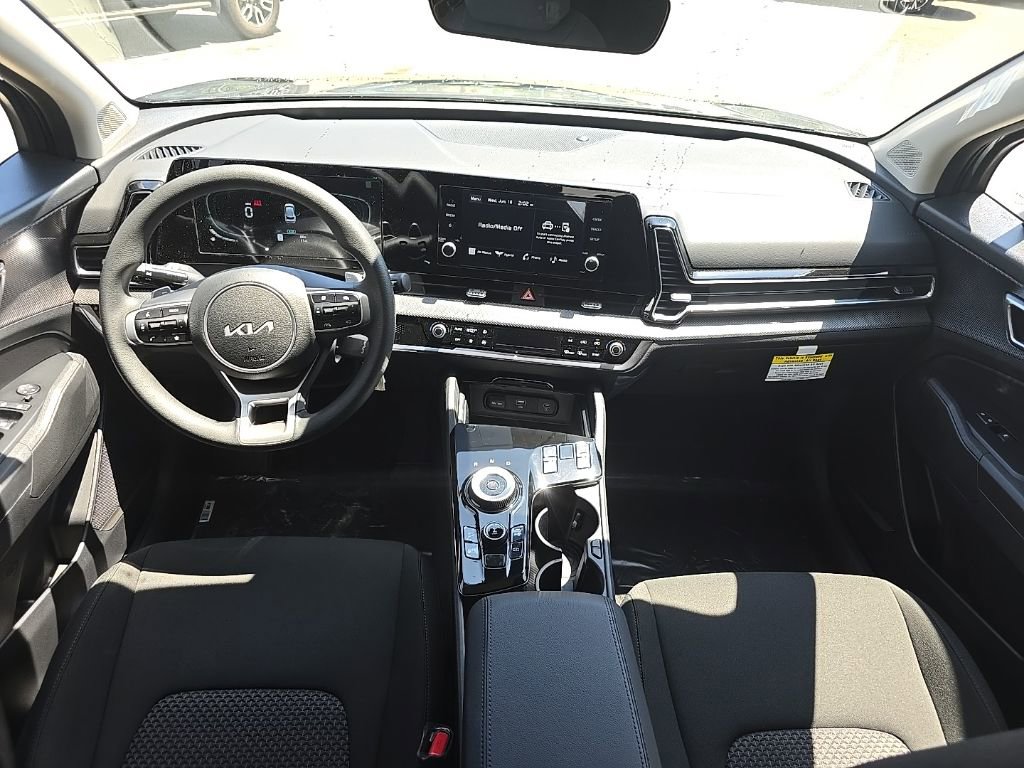New 2025 Kia Sportage LX image 12