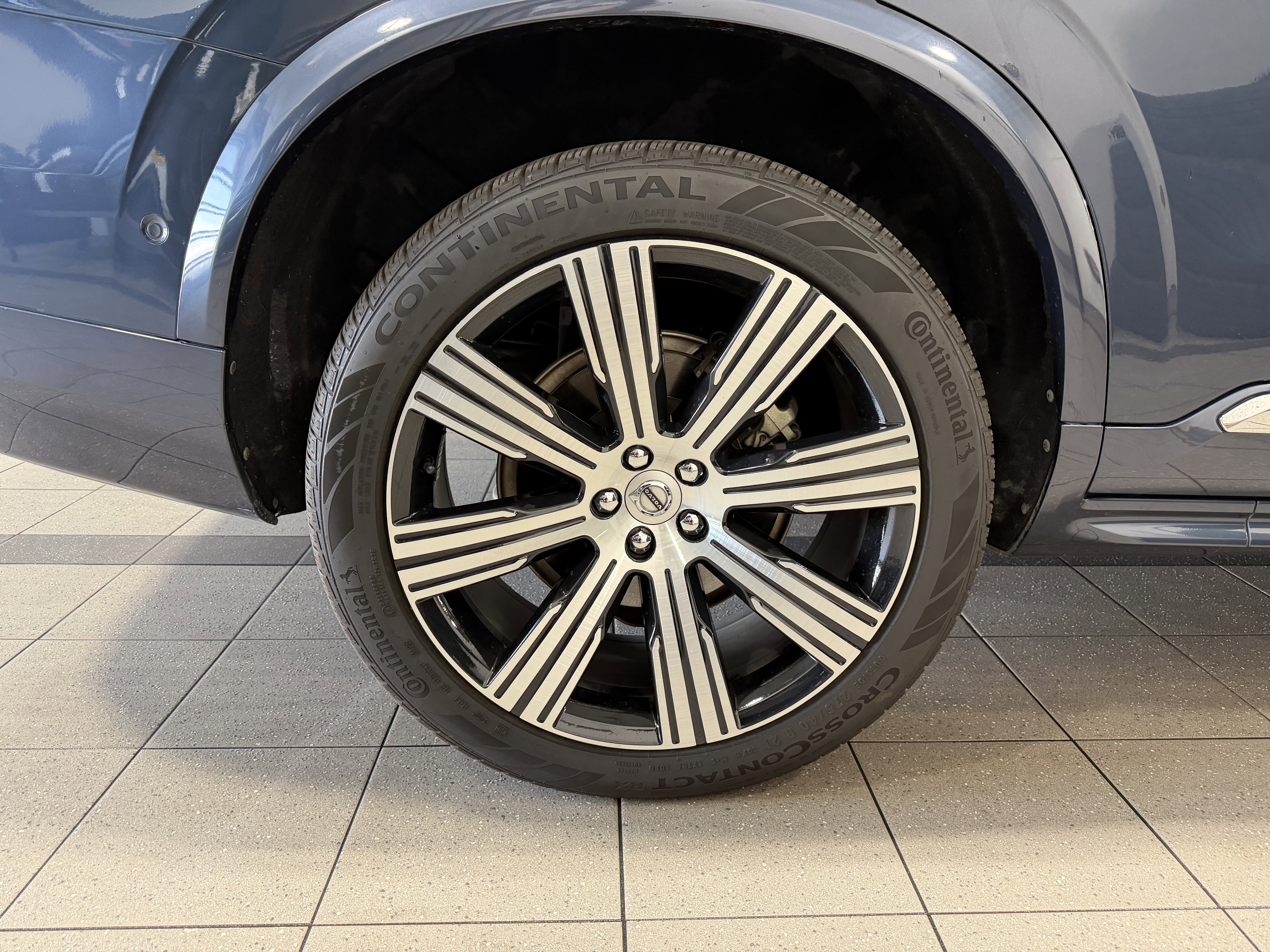 Used 2023 Volvo XC60 B5 Ultimate w/ Climate Package AWD/4WD image 8
