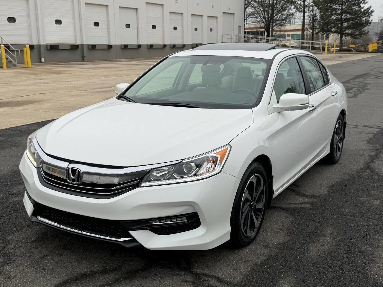 Used 2016 Honda Accord EX-L image 6