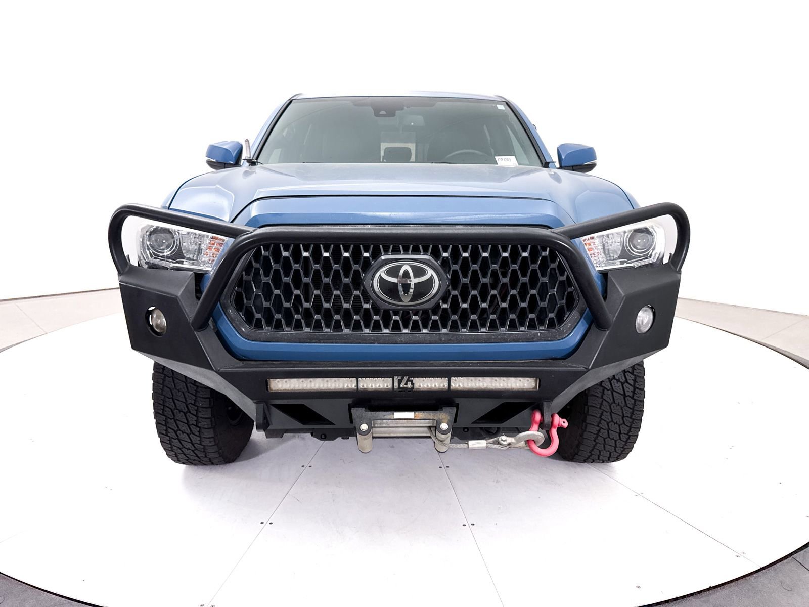 Used 2019 Toyota Tacoma TRD Off-Road w/ Technology Package AWD/4WD image 10