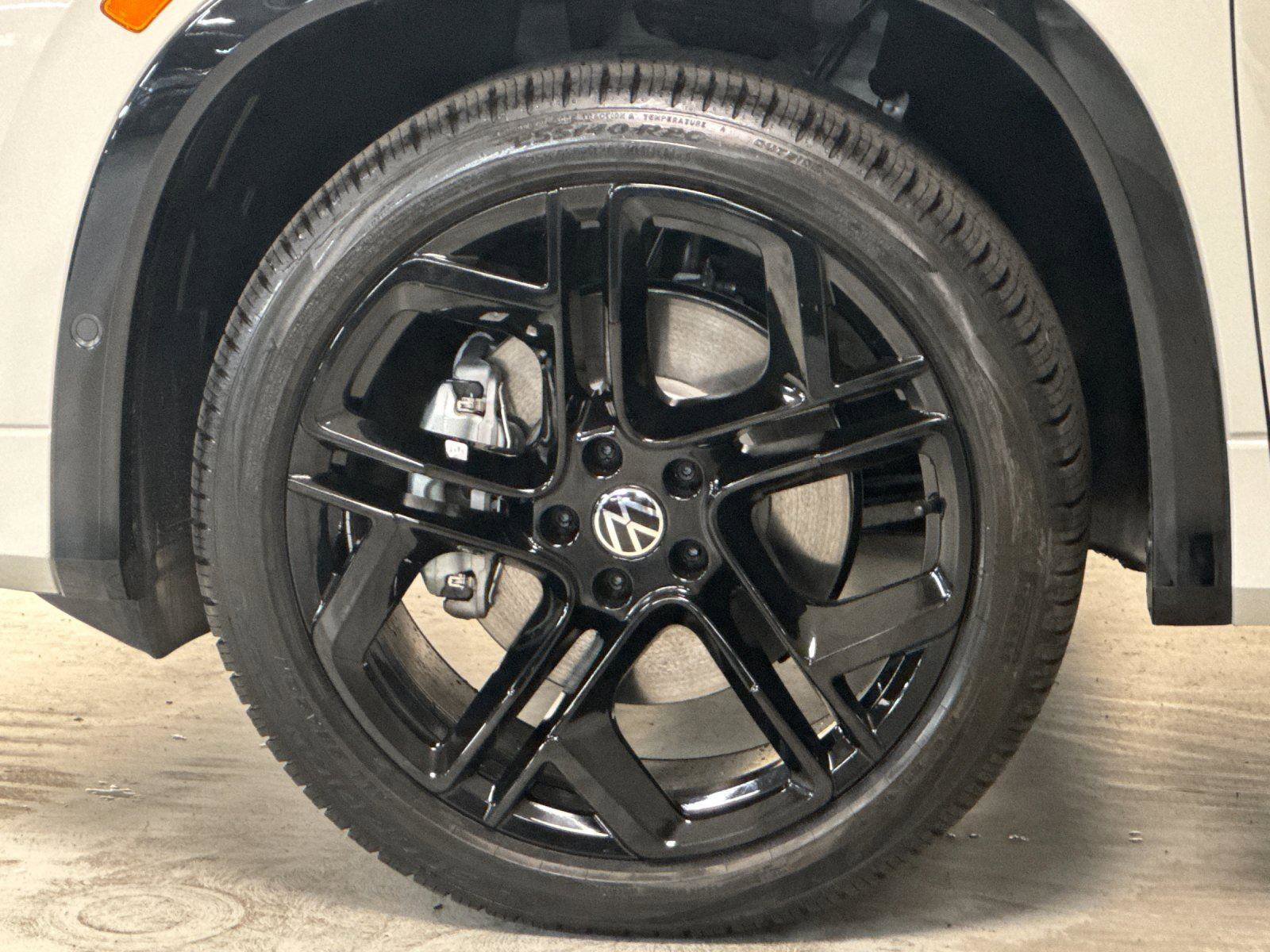 New 2026 Volkswagen Tiguan SE R-Line AWD/4WD image 24