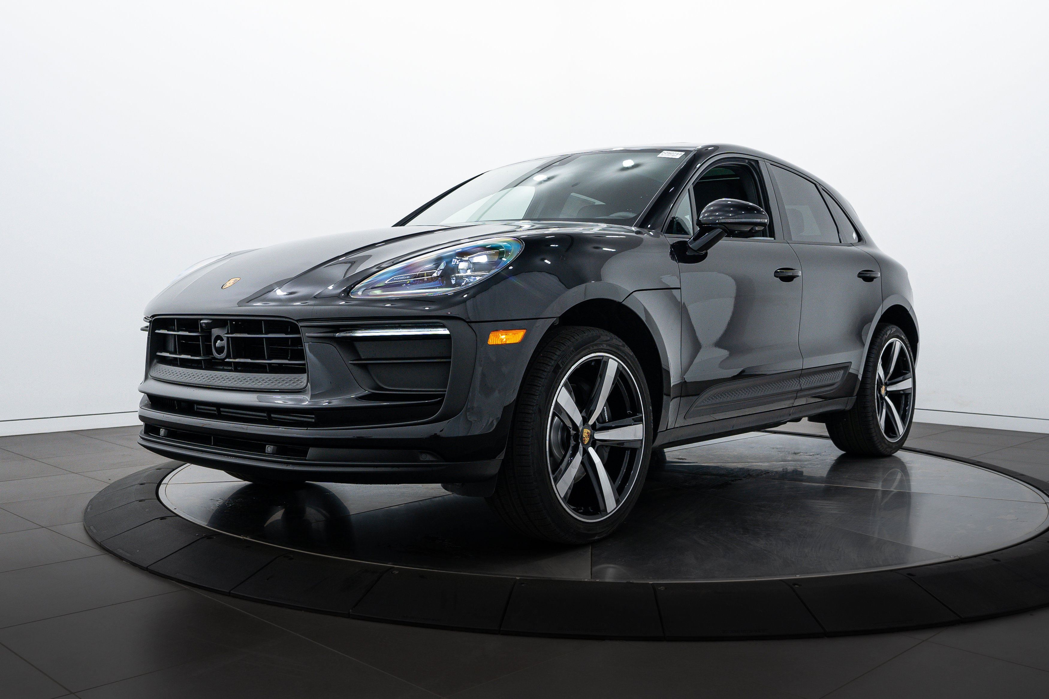 New 2025 Porsche Macan image 1