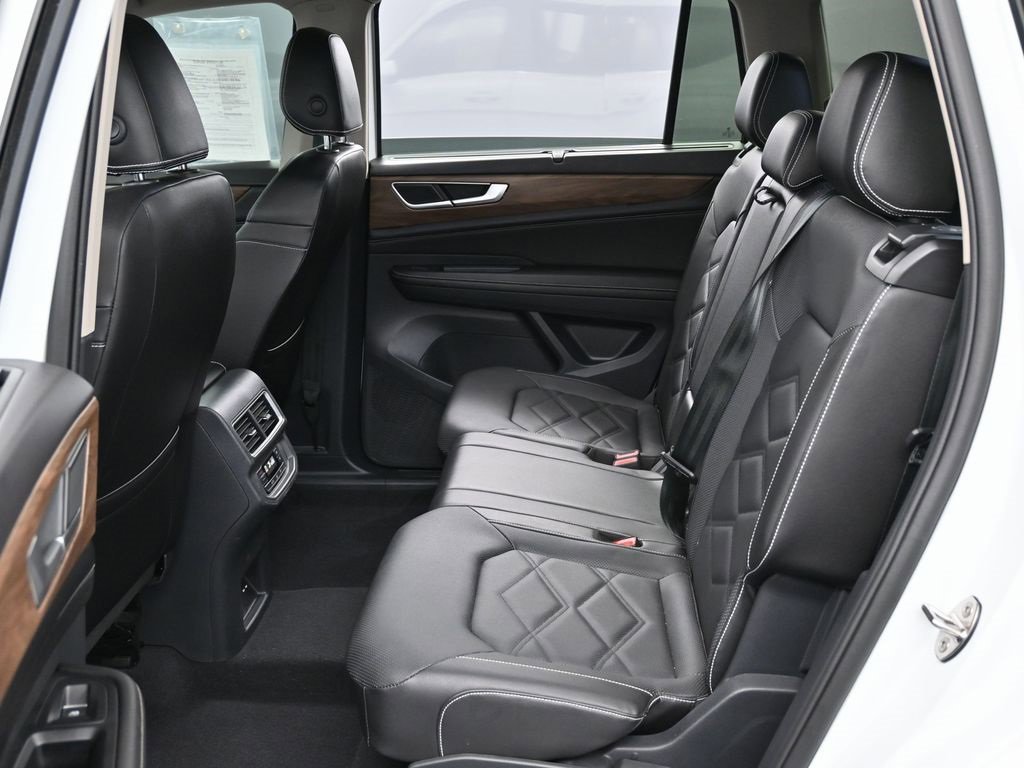 Used 2024 Volkswagen Atlas SE image 33