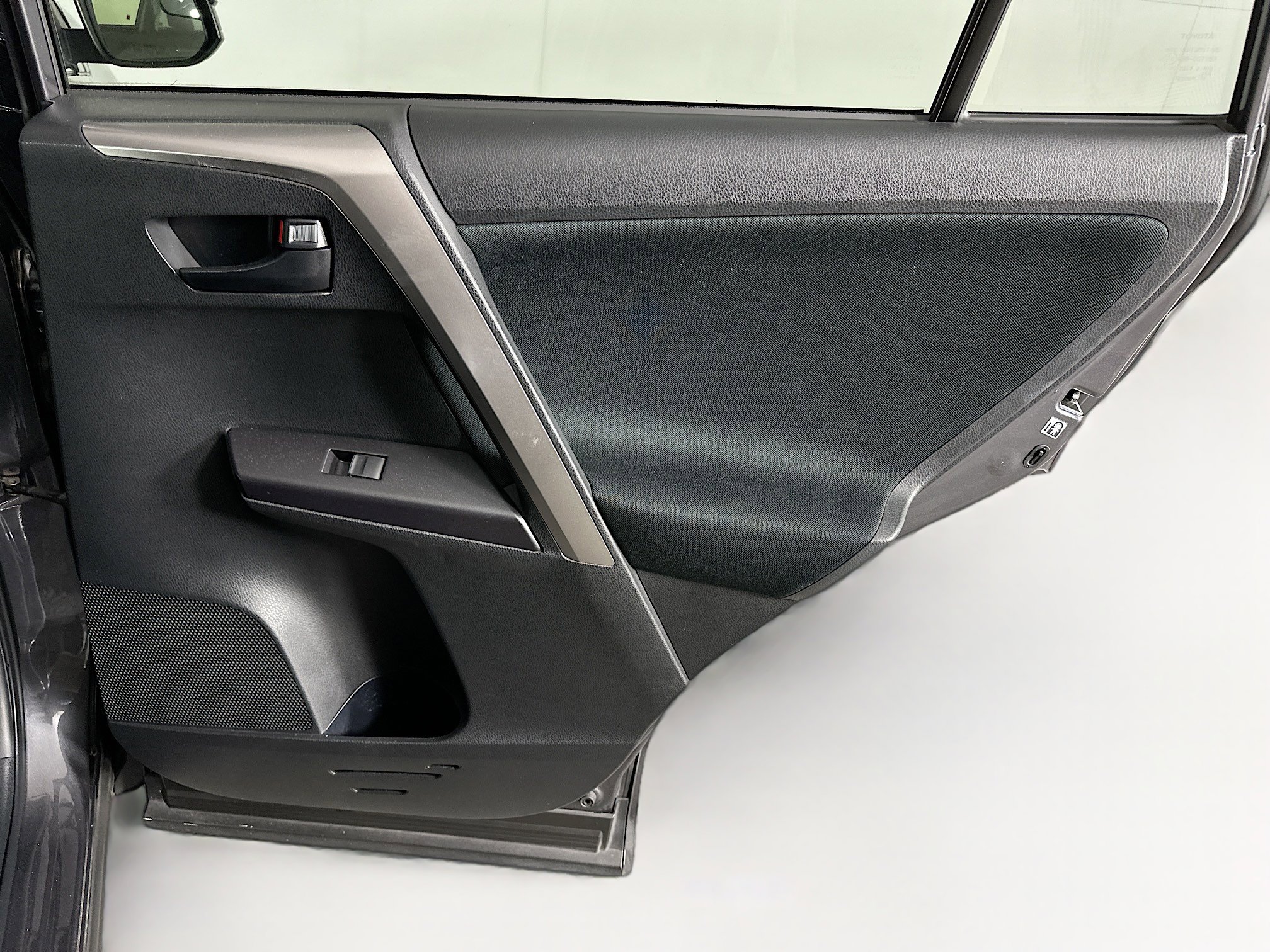 Used 2017 Toyota RAV4 LE w/ All Weather Liner Package image 28