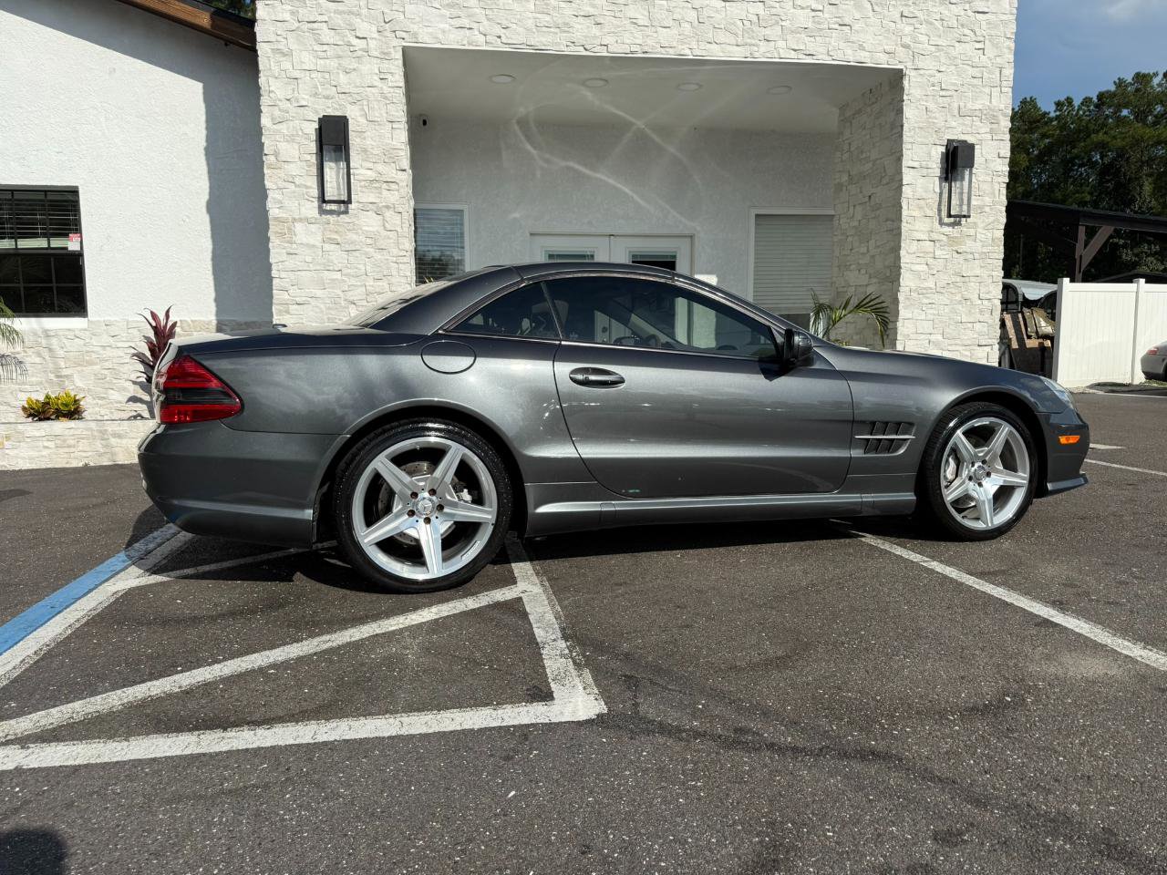 Used 2012 Mercedes-Benz SL 550 image 27
