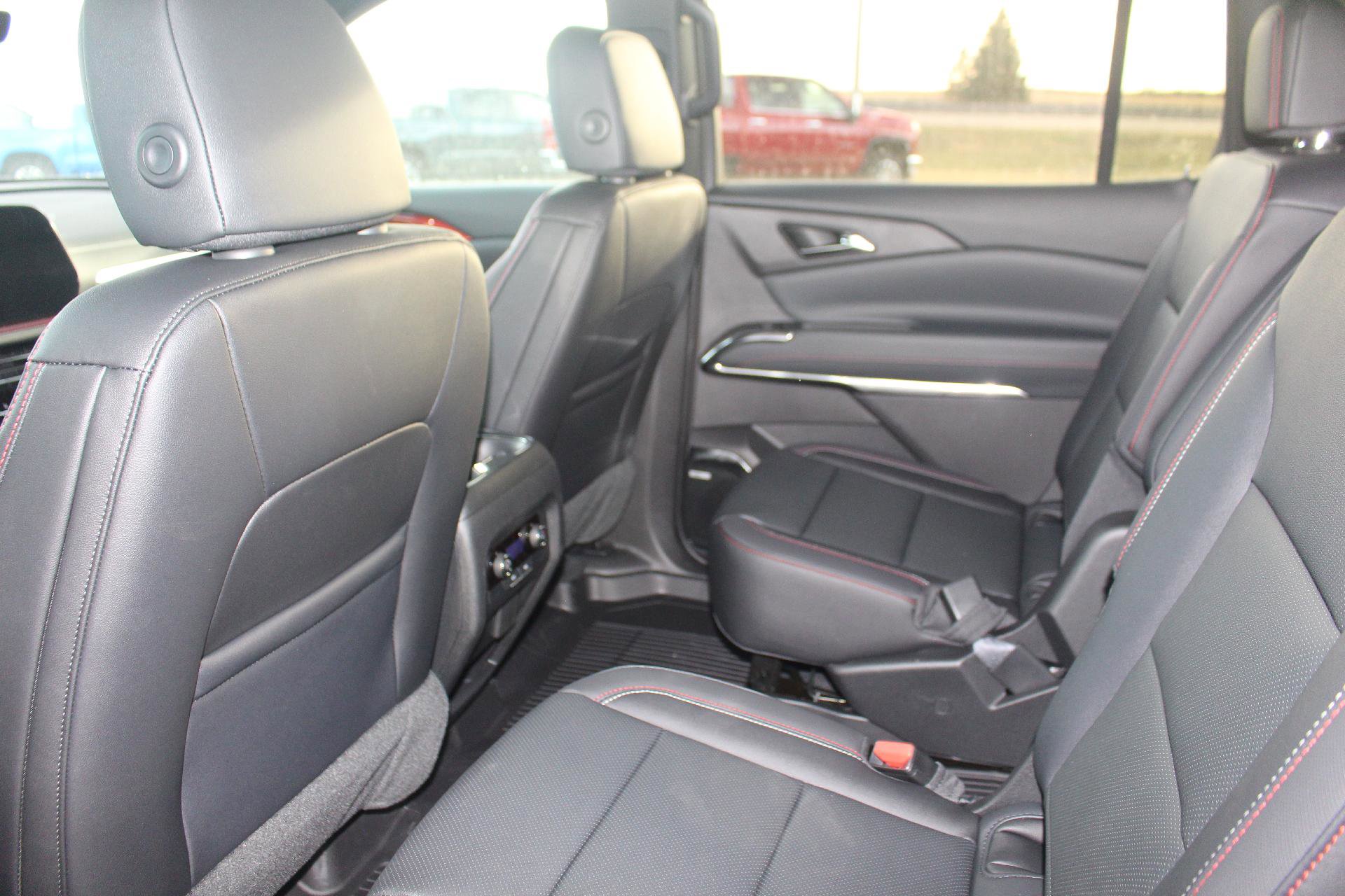 New 2026 Chevrolet Traverse Z71 w/ Enhanced Driving Package image 4