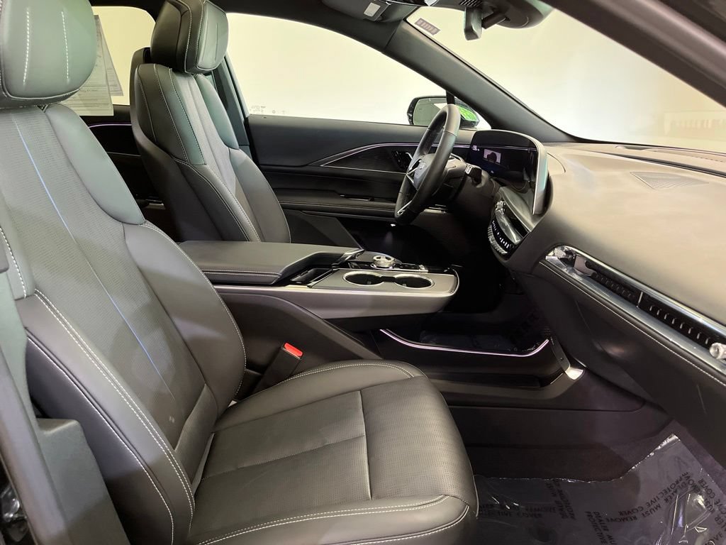 Used 2024 Cadillac Lyriq Luxury w/ LPO, Floor Liner Package AWD/4WD image 11