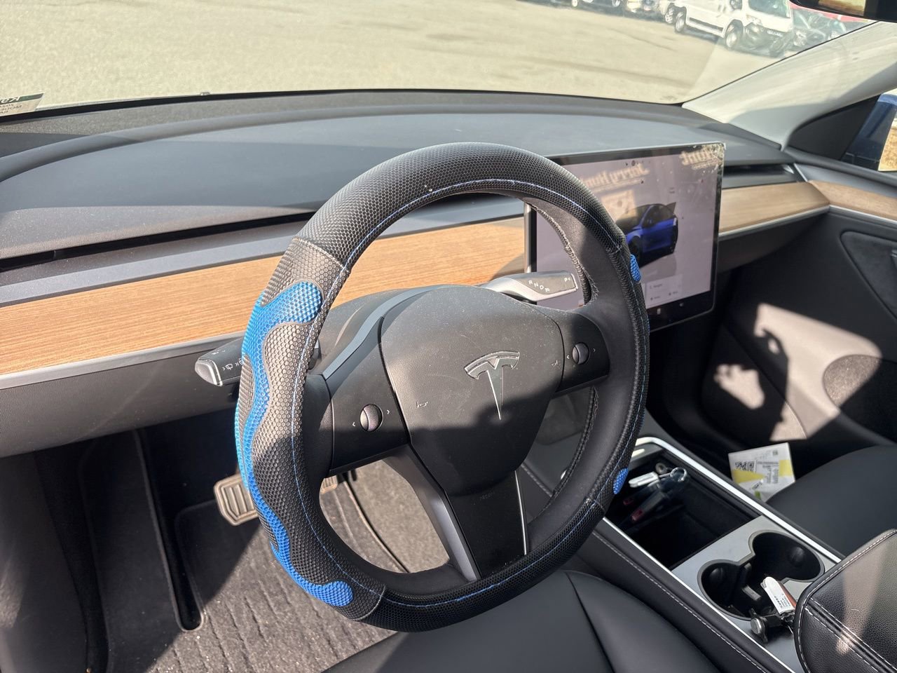 Used 2024 Tesla Model Y Long Range image 3