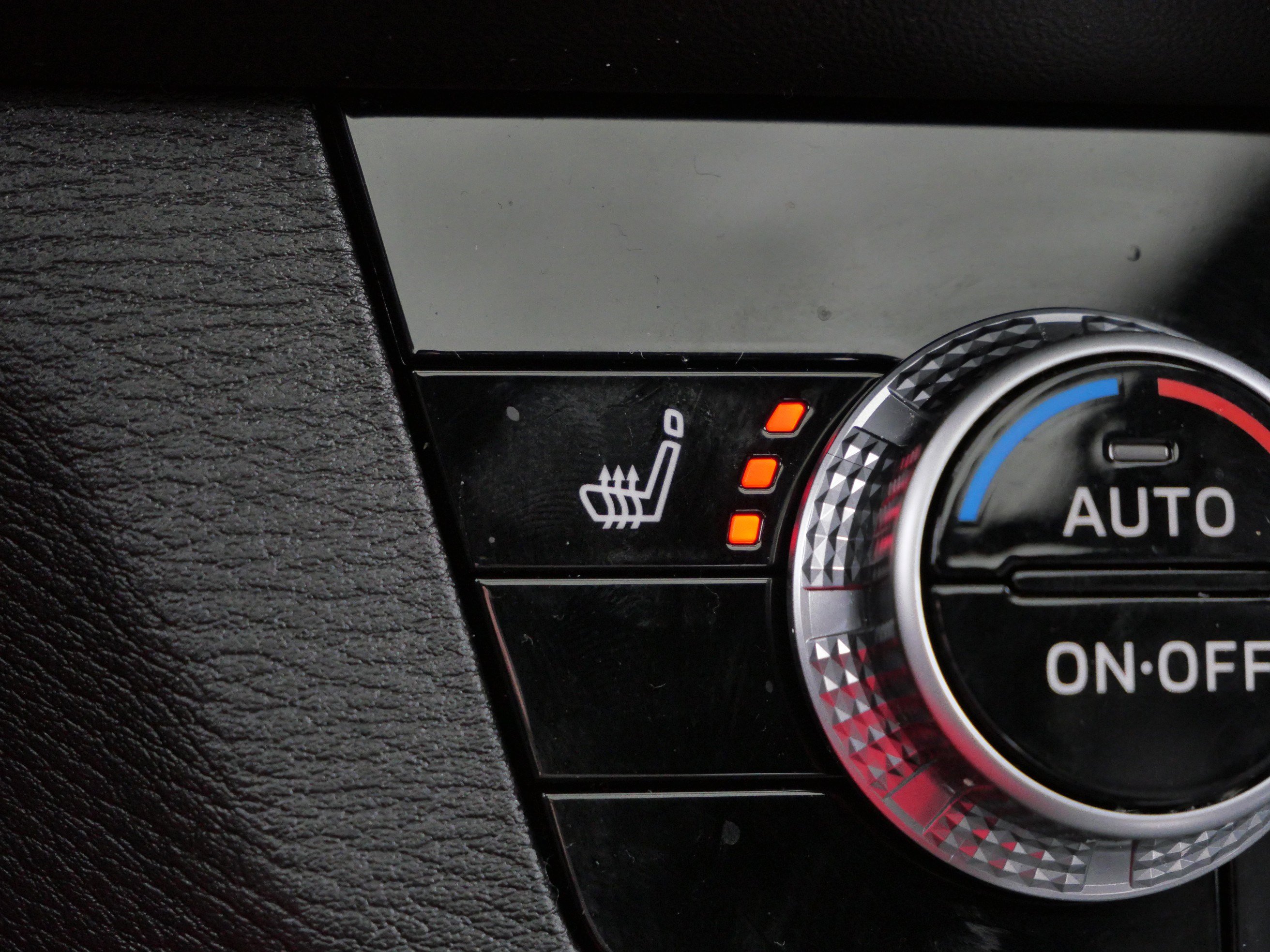 Used 2023 Mitsubishi Outlander SEL Black Edition image 30