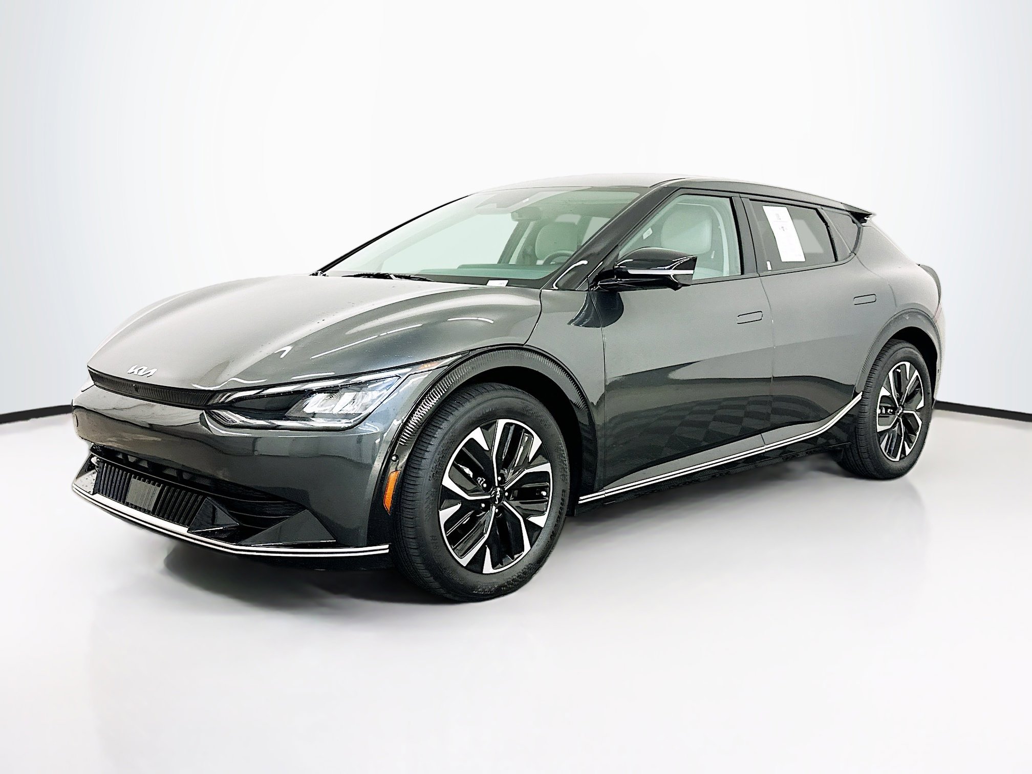 Used 2024 Kia EV6 Wind w/ Wind Technology Package AWD/4WD image 3