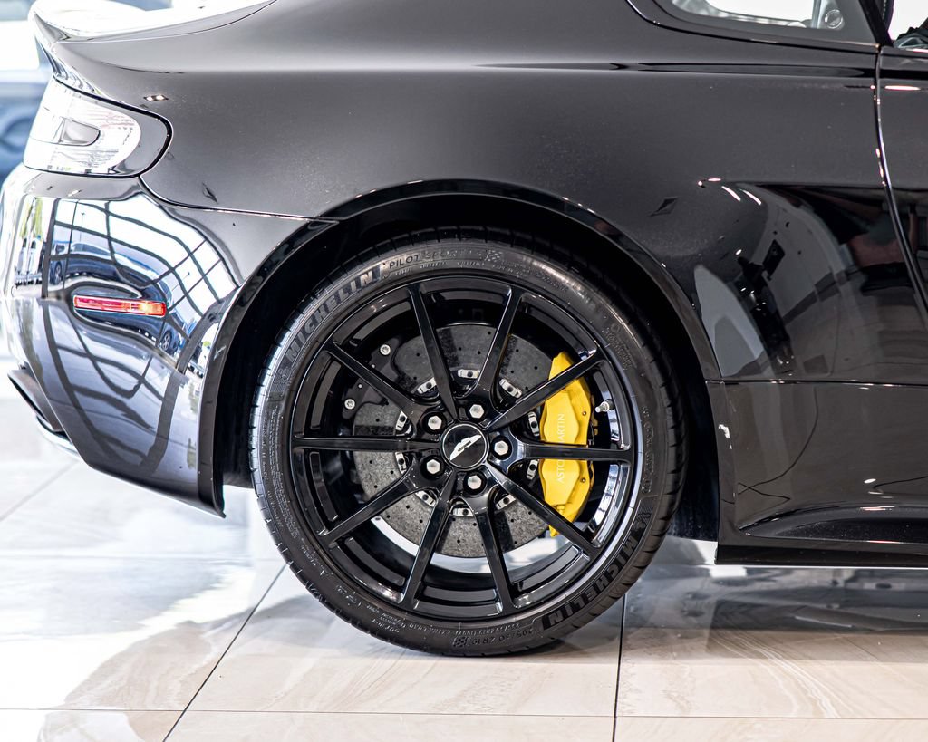 Used 2017 Aston Martin V12 Vantage S RWD image 11