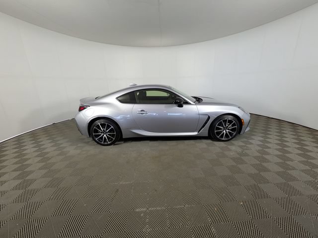 Used 2022 Toyota GR86 w/ ALL Weather Mat Package (TMS) RWD image 27