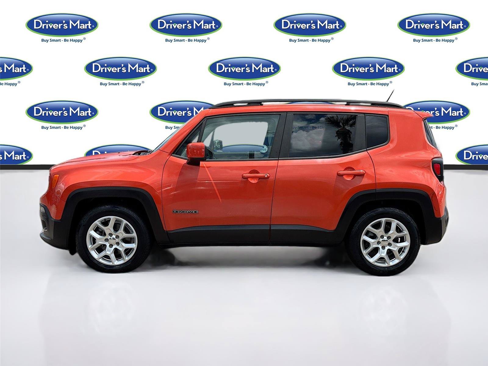 Used 2015 Jeep Renegade Latitude FWD image 4