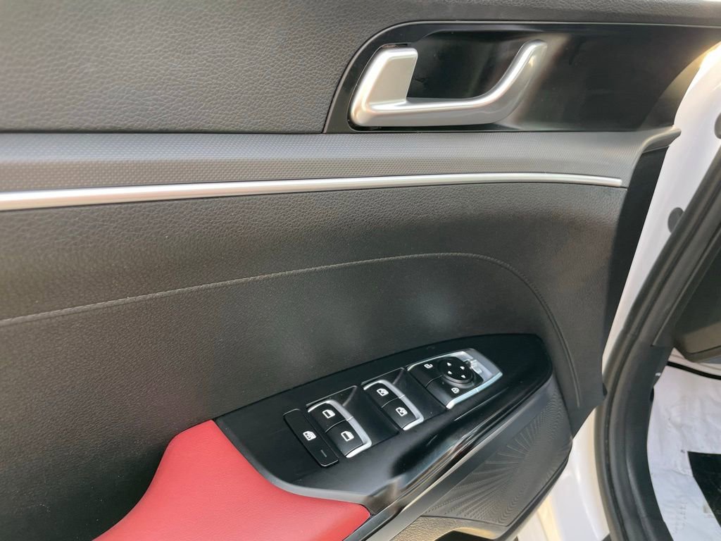 Used 2023 Kia K5 GT-Line image 11