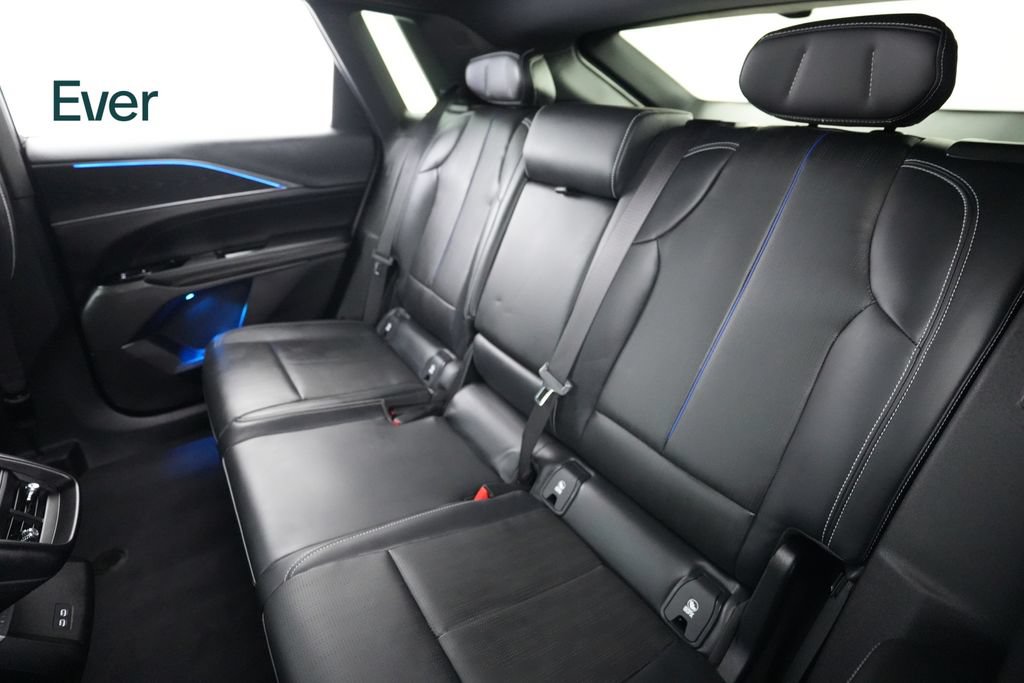 Used 2024 Cadillac Lyriq Sport AWD/4WD image 24