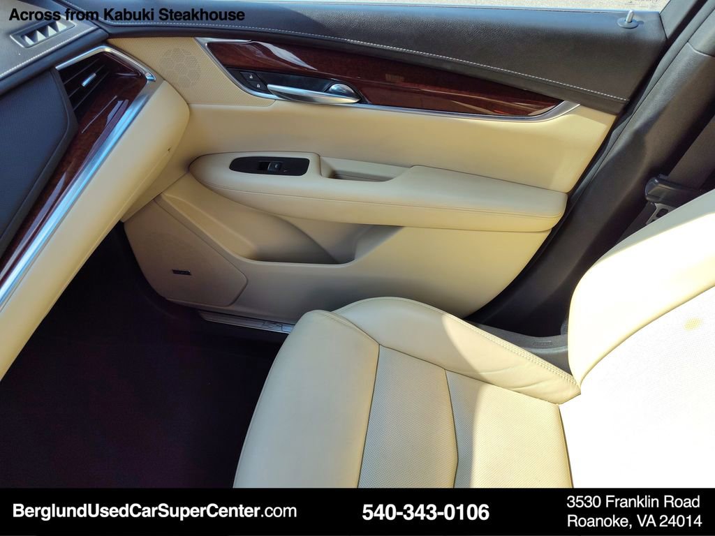 Used 2017 Cadillac XT5 Luxury w/ Driver Awareness Package image 30