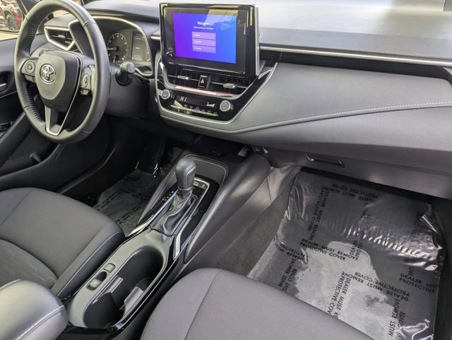 Used 2025 Toyota Corolla SE w/ SE Package image 31