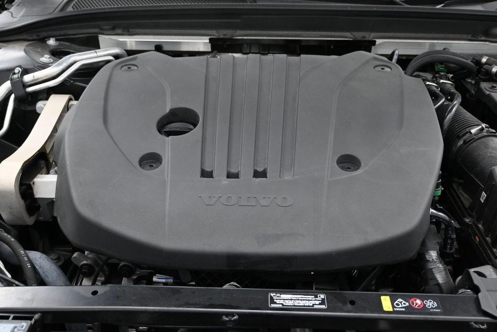 Used 2025 Volvo V60 B5 Cross Country Plus AWD/4WD image 42