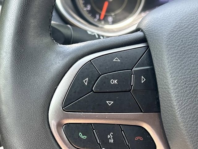 Used 2022 Jeep Cherokee Latitude Lux w/ Mopar Interior Package FWD image 29