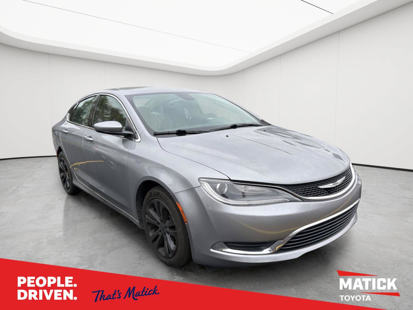 Used 2015 Chrysler 200 Limited w/ Convenience Group FWD image 1