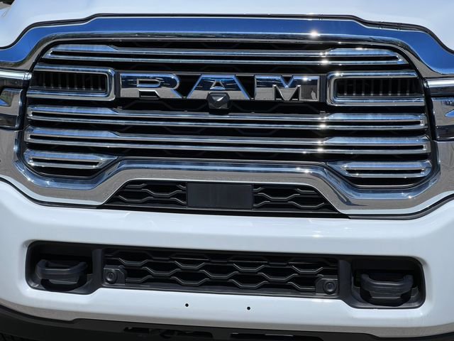 Used 2025 RAM 3500 Laramie AWD/4WD image 47