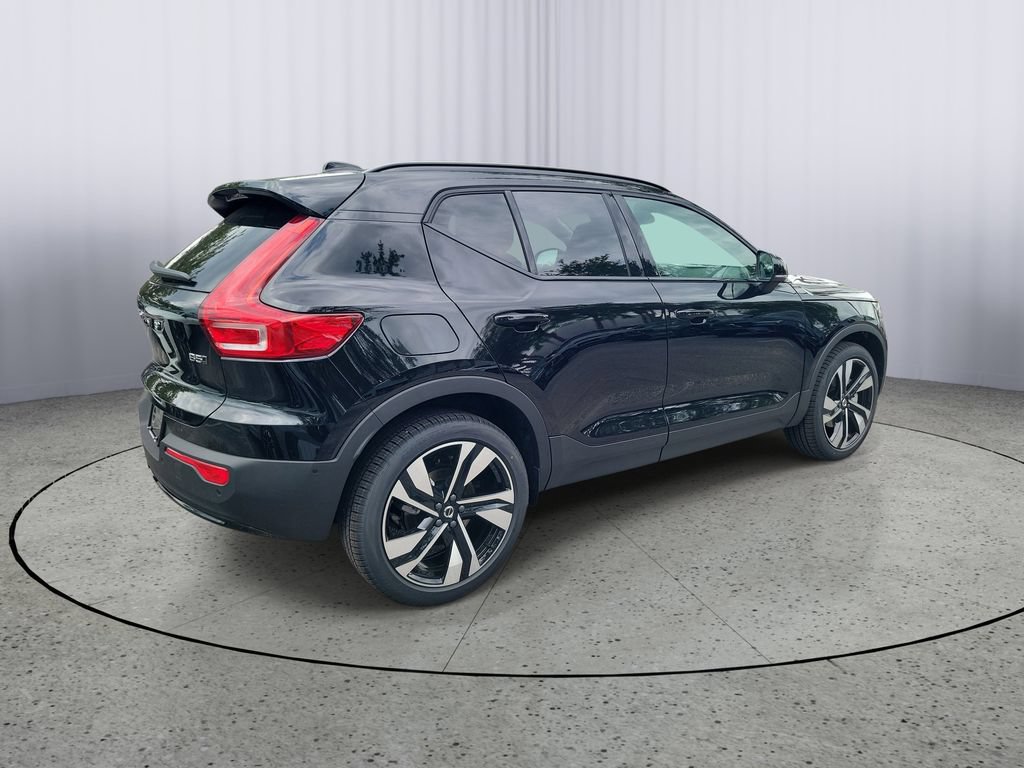 New 2026 Volvo XC40 B5 Plus w/ Climate Package AWD/4WD image 2