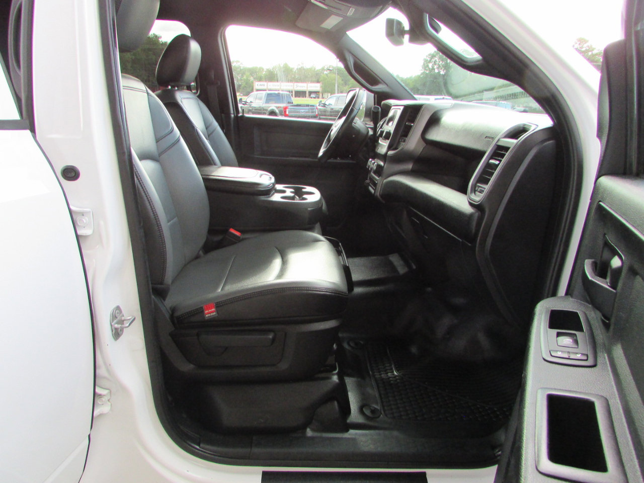 Used 2021 RAM 3500 Tradesman w/ Chrome Appearance Group image 13