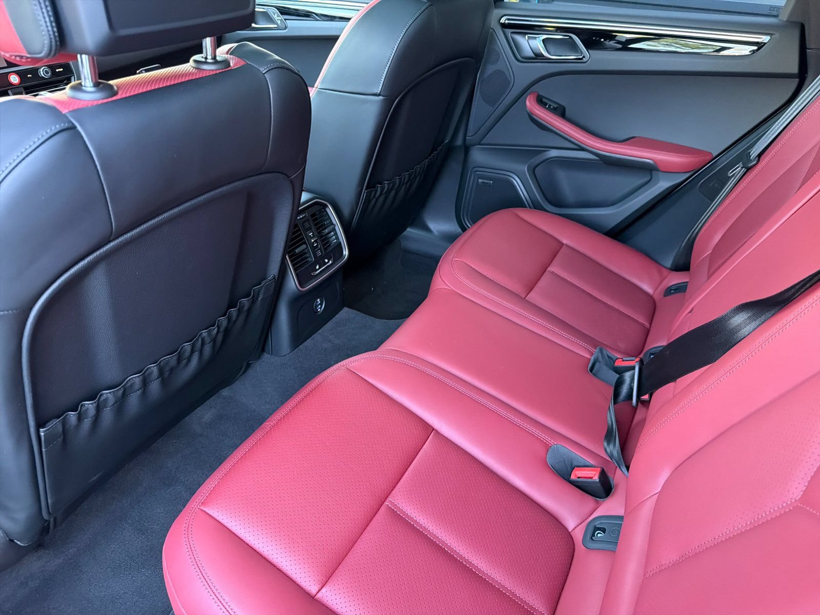 New 2026 Porsche Macan AWD/4WD image 13