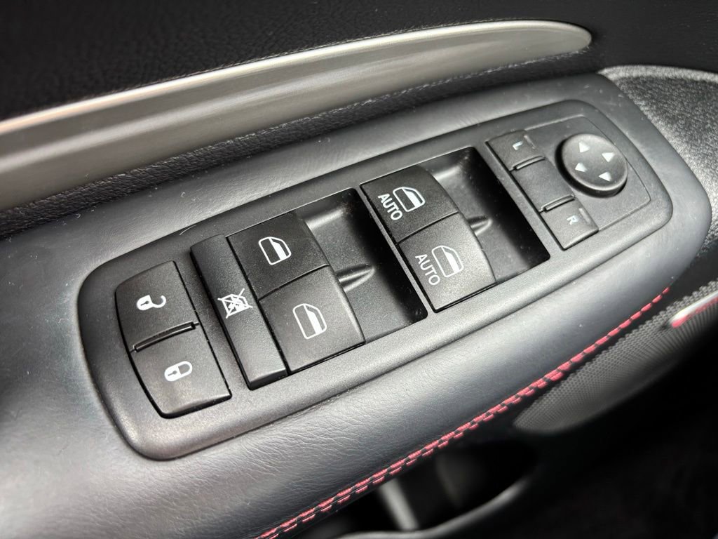 Used 2016 Dodge Durango R/T w/ Blacktop Package AWD/4WD image 31