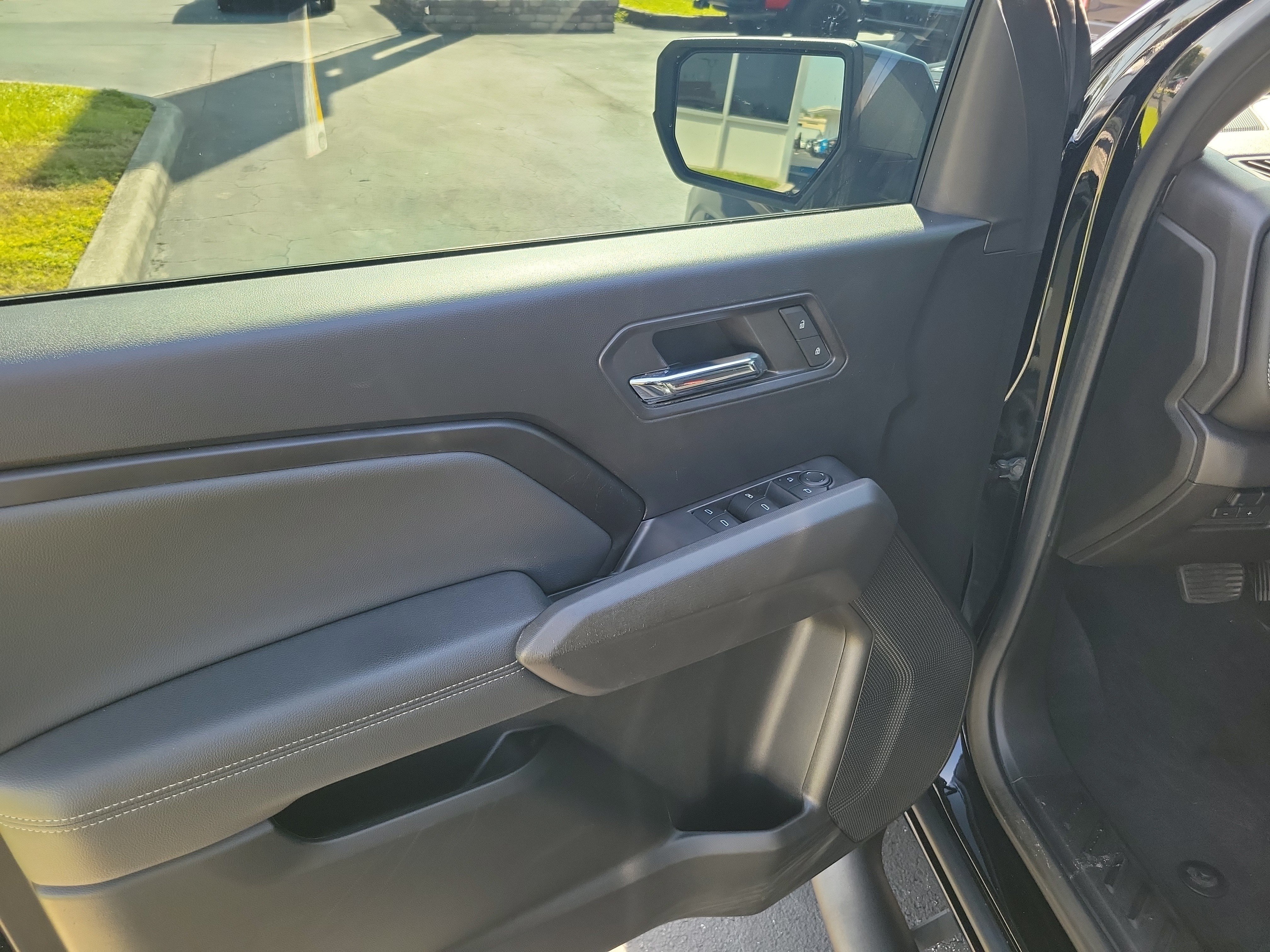 Used 2023 Chevrolet Colorado LT w/ LT Convenience Package III RWD image 17