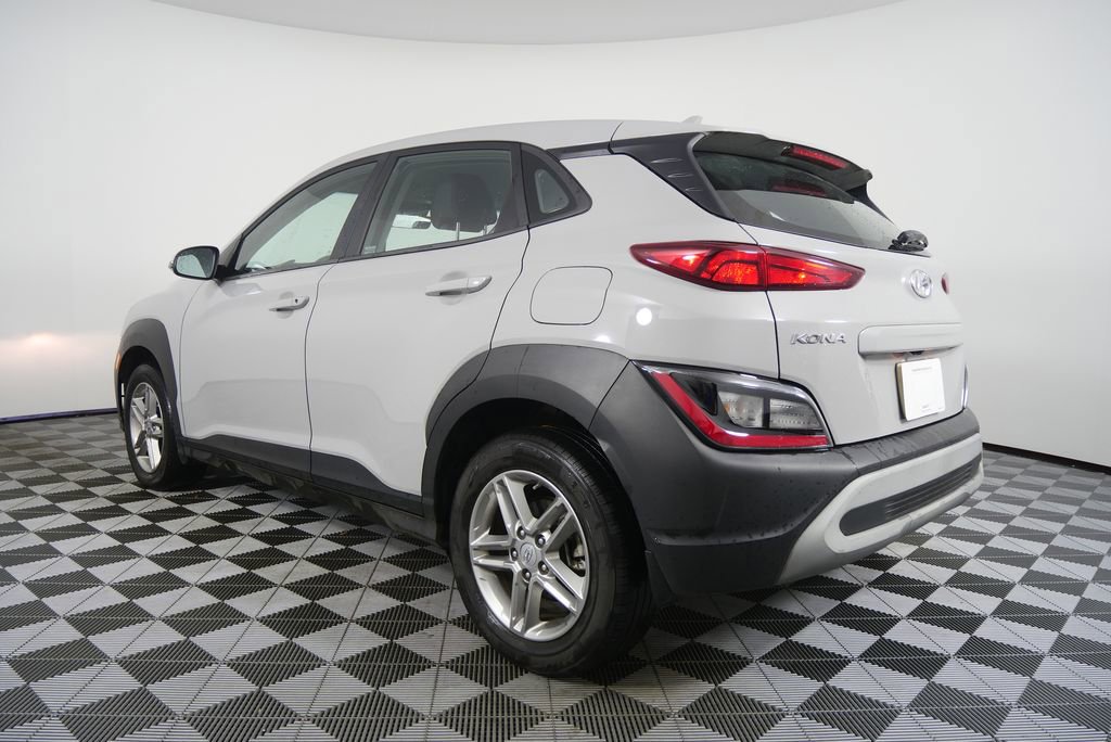 Used 2023 Hyundai Kona SE image 5