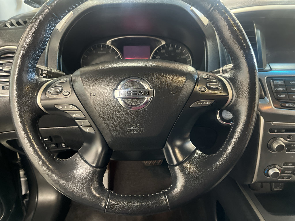 Used 2019 Nissan Pathfinder SL FWD image 12