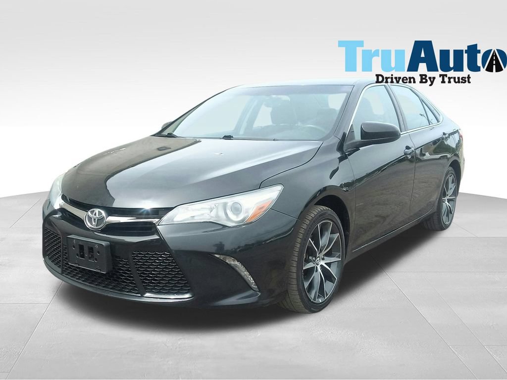 Used 2016 Toyota Camry XSE w/ Moonroof Package FWD image 3