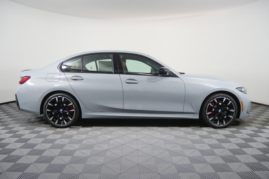 New 2026 BMW 330i Sedan w/ M Sport Package RWD image 3