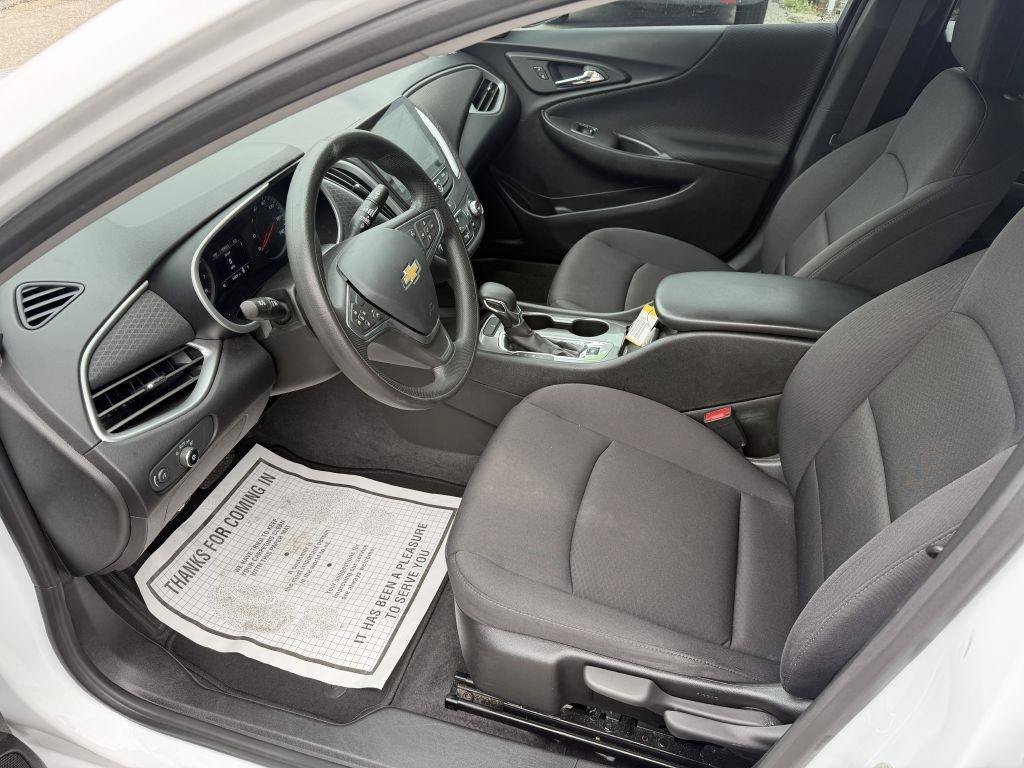 Used 2023 Chevrolet Malibu LS FWD image 9