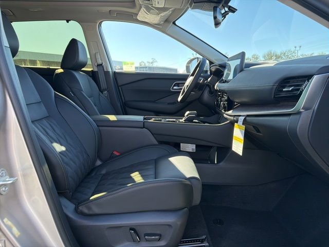 New 2026 Nissan Rogue Platinum w/ Platinum Premium Package image 12