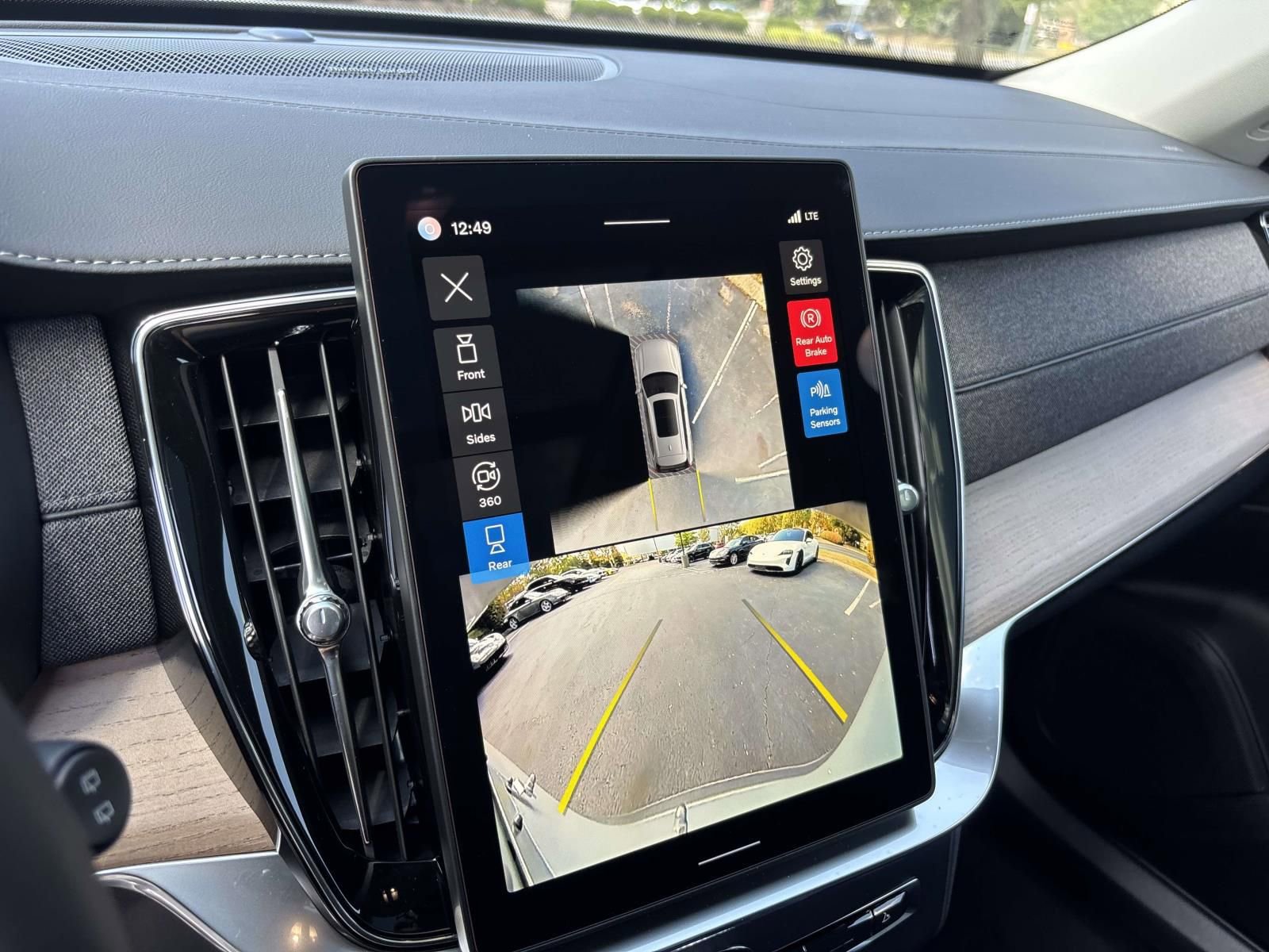 New 2026 Volvo XC90 B6 Plus w/ Protection Package Premier image 21