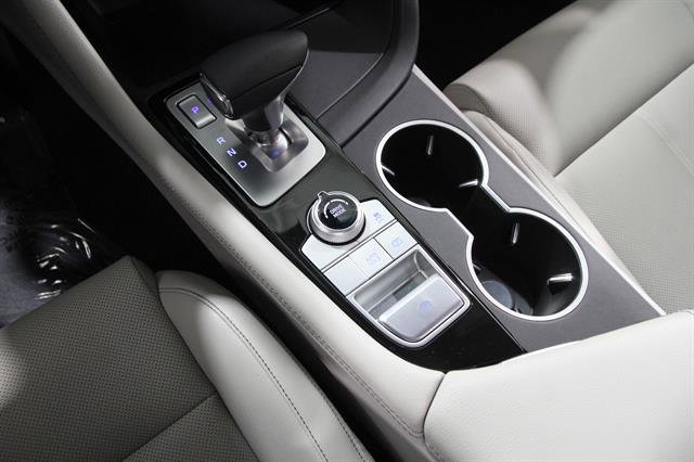 Certified 2023 Genesis G70 2.0T image 15