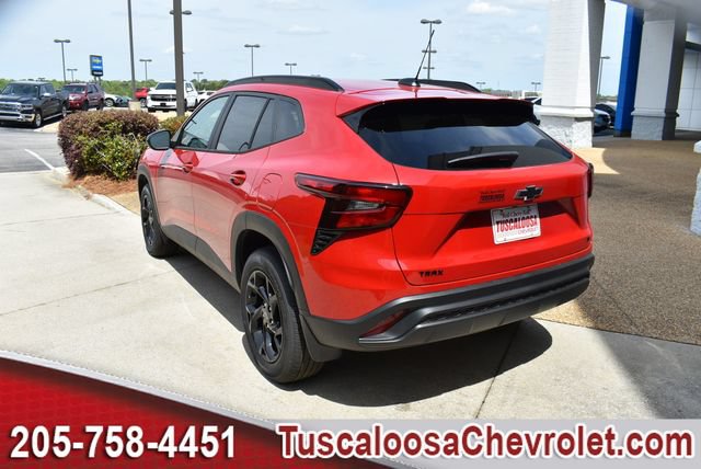 New 2026 Chevrolet Trax LT w/ Midnight Edition FWD image 7