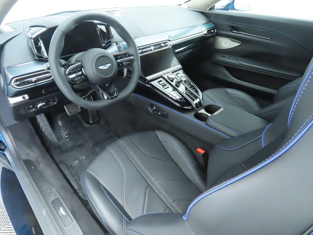 Used 2025 Aston Martin V8 Vantage Coupe image 9