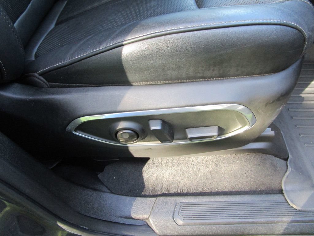 Used 2022 Jeep Wagoneer Series III AWD/4WD image 30