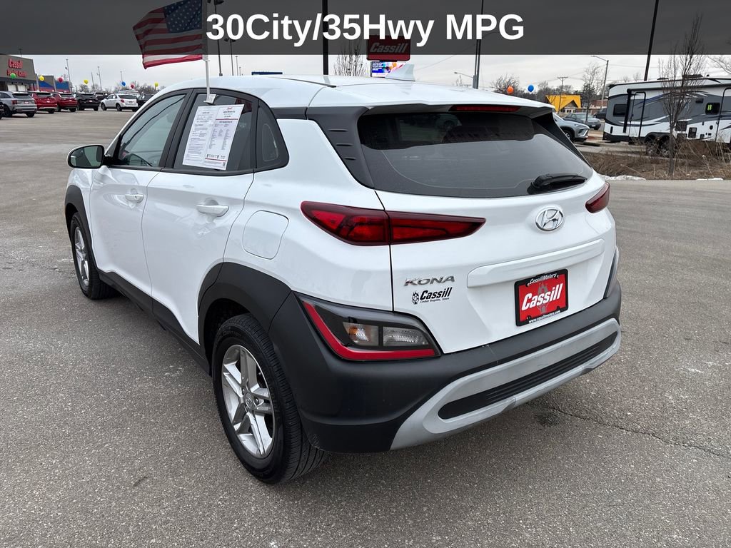 Used 2022 Hyundai Kona SE image 3