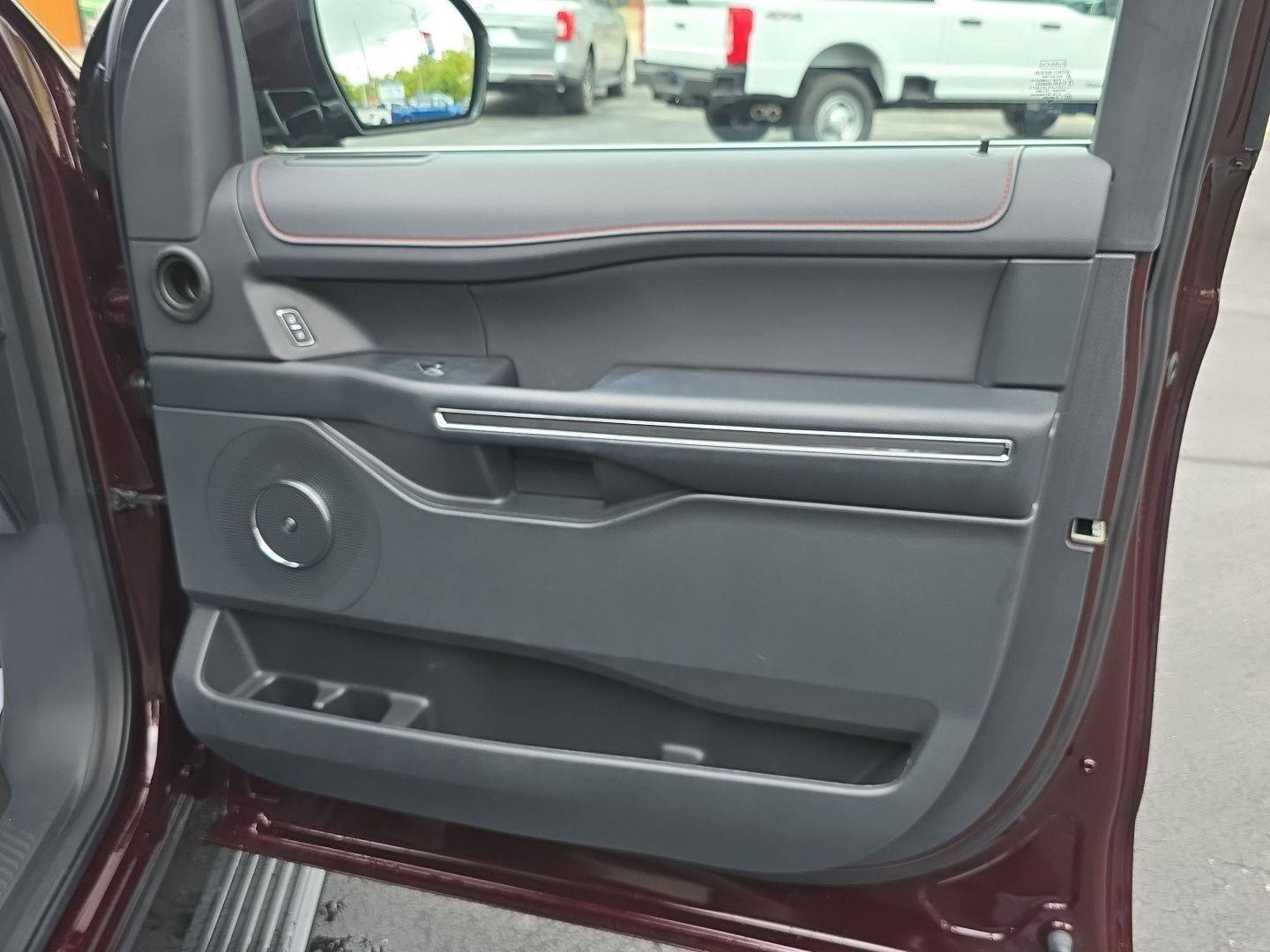 Used 2023 Ford Expedition Limited image 35