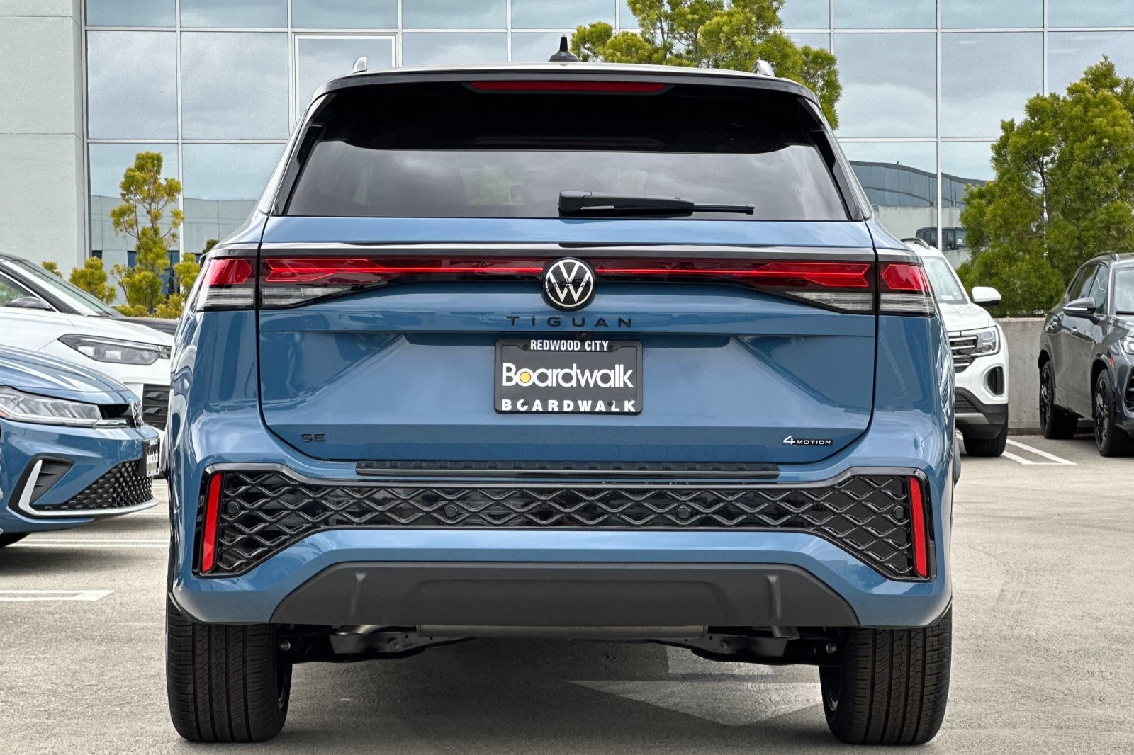 New 2026 Volkswagen Tiguan SE R-Line AWD/4WD image 5