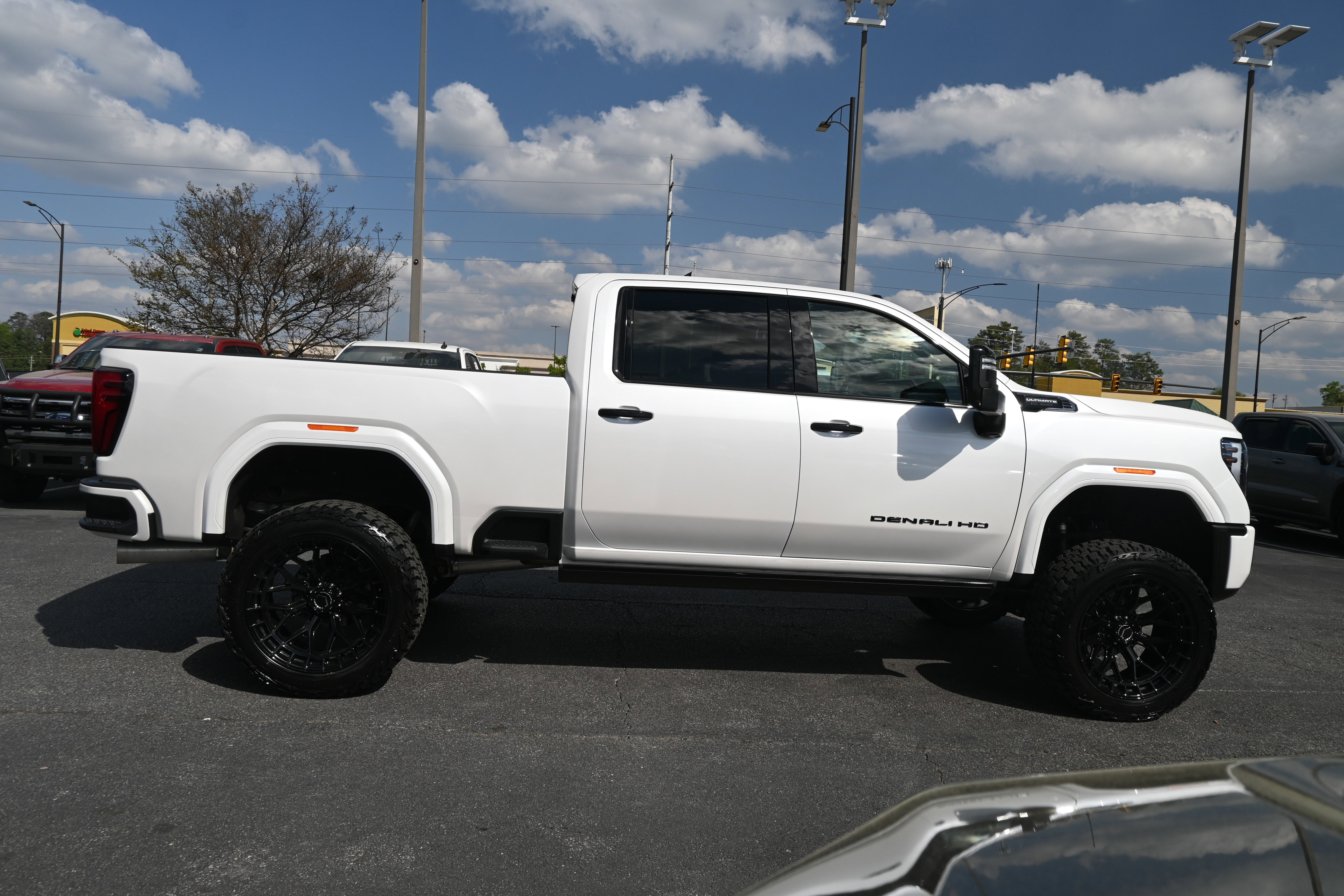 Used 2025 GMC Sierra 2500 Denali Ultimate image 13