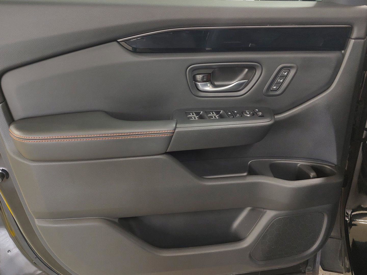 Used 2025 Honda Pilot TrailSport image 22