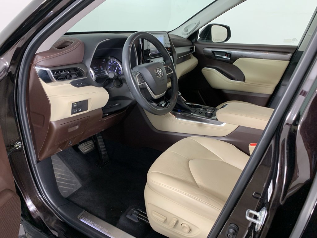 Used 2022 Toyota Highlander Limited image 34