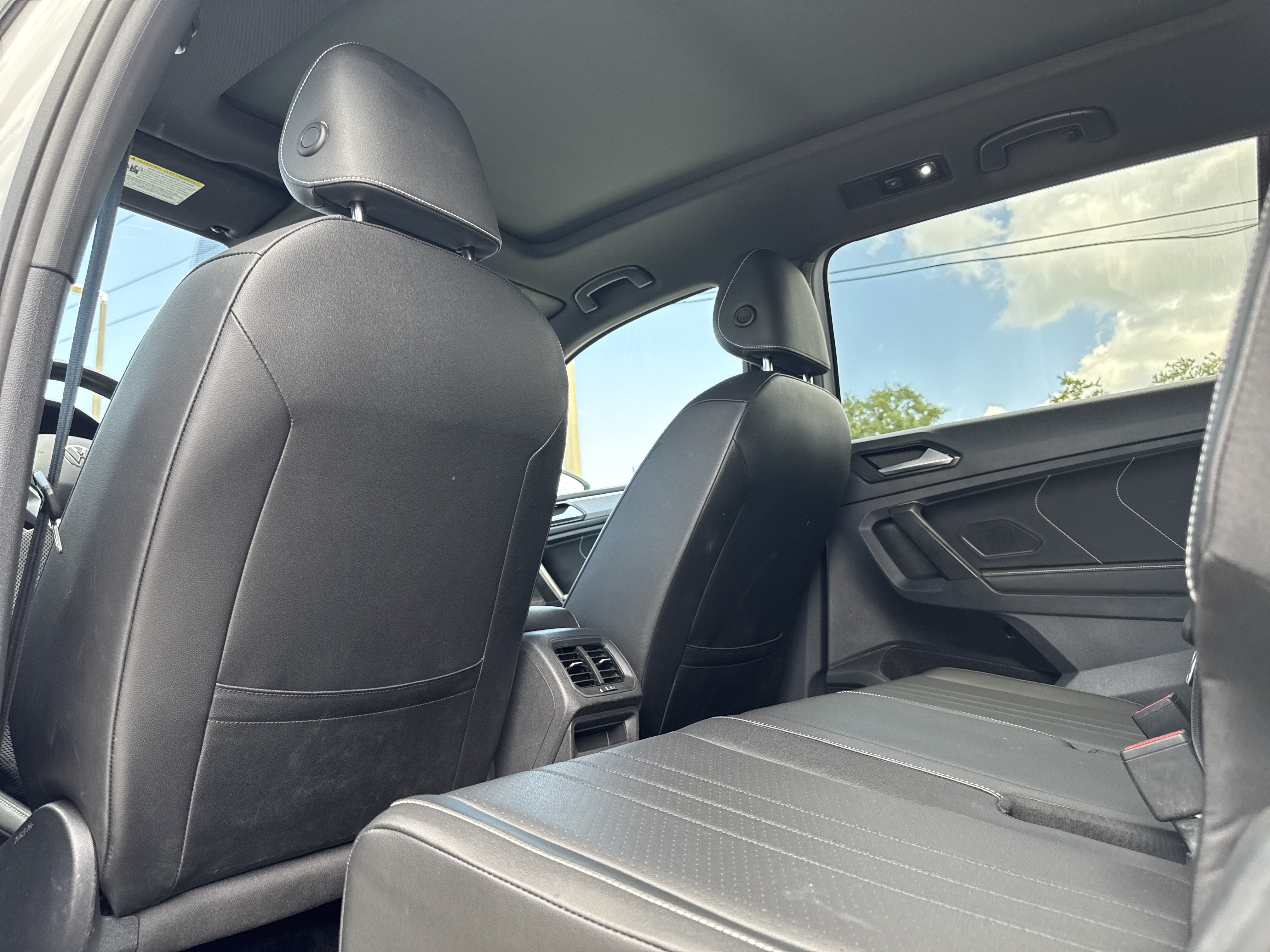 Certified 2023 Volkswagen Tiguan SE R-Line FWD image 17