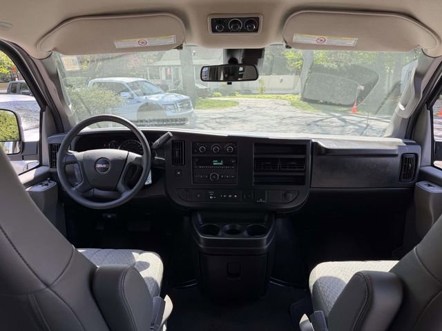 Used 2025 GMC Savana 3500 LT w/ LT Preferred Equipment Group RWD image 16
