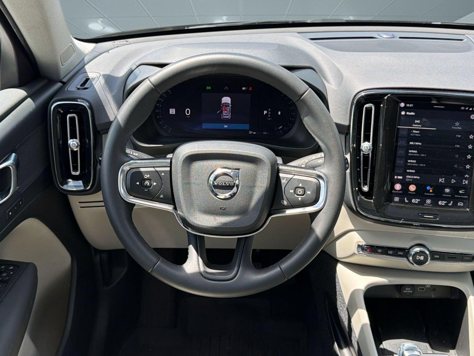 Certified 2024 Volvo XC40 B5 Plus AWD/4WD image 27